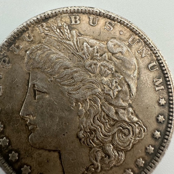 1897 Morgan Silver Dollar – 90% Silver – Philadelphia Mint – Vintage U.S. Coin - Picture 3 of 12